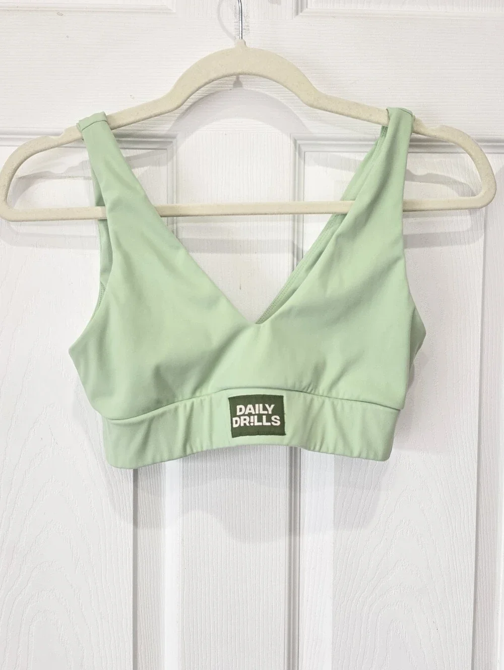 Daily Drills V-Neck Bra Size Small Mint Green
